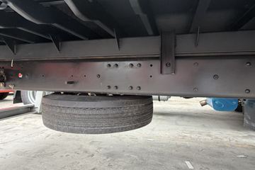 ���J6V Pro ��Ӣ�� 7.8L���� 320���� 4X2 һ�����8�� 9.6����ʽ�ػ���ͼƬ