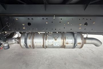 ���J6V Pro ��Ӣ�� 7.8L���� 320���� 4X2 һ�����8�� 9.6����ʽ�ػ���ͼƬ