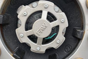 ���J6V Pro ��Ӣ�� 7.8L���� 320���� 4X2 һ�����8�� 9.6����ʽ�ػ���ͼƬ