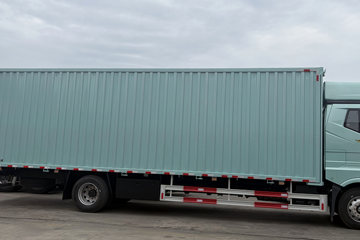 ���J6V Pro ��Ӣ�� 7.8L���� 320���� 4X2 һ�����8�� 9.6����ʽ�ػ���ͼƬ