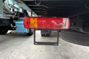 ���J6V Pro ��Ӣ�� 7.8L���� 320���� 4X2 һ�����8�� 9.6����ʽ�ػ���ͼƬ