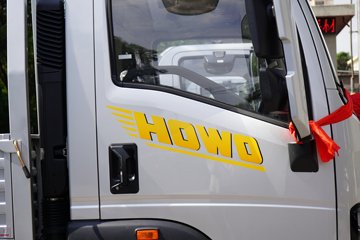 ����HOWO����H3 3L LNG 140���� ��ʿ��8�� 4.15�׵��������ῨͼƬ
