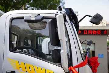 ����HOWO����H3 3L LNG 140���� ��ʿ��8�� 4.15�׵��������ῨͼƬ