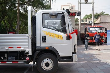 ����HOWO����H3 3L LNG 140���� ��ʿ��8�� 4.15�׵��������ῨͼƬ