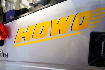 ����HOWO����H3 3L LNG 140���� ��ʿ��8�� 4.15�׵��������ῨͼƬ