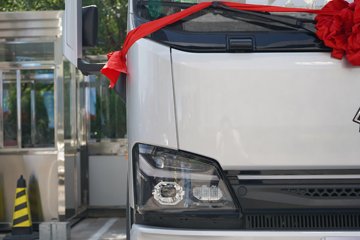 ����HOWO����H3 3L LNG 140���� ��ʿ��8�� 4.15�׵��������ῨͼƬ