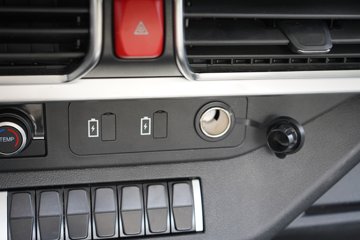 ����HOWO����H3 3L LNG 140���� ��ʿ��8�� 4.15�׵��������ῨͼƬ