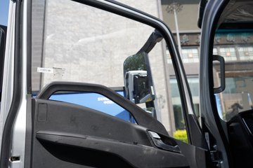 ����HOWO����H3 3L LNG 140���� ��ʿ��8�� 4.15�׵��������ῨͼƬ