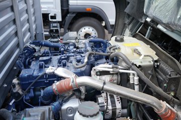 ����HOWO����H3 3L LNG 140���� ��ʿ��8�� 4.15�׵��������ῨͼƬ