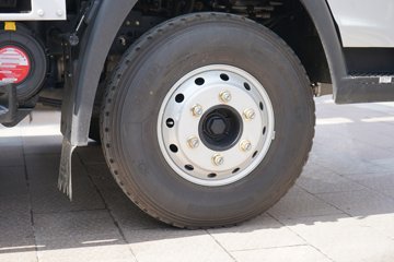 ����HOWO����H3 3L LNG 140���� ��ʿ��8�� 4.15�׵��������ῨͼƬ
