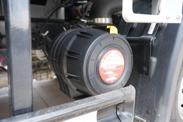 ����HOWO����H3 3L LNG 140���� ��ʿ��8�� 4.15�׵��������ῨͼƬ