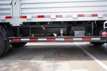 ����HOWO����H3 3L LNG 140���� ��ʿ��8�� 4.15�׵��������ῨͼƬ