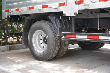 ����HOWO����H3 3L LNG 140���� ��ʿ��8�� 4.15�׵��������ῨͼƬ