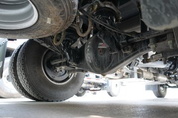 ����HOWO����H3 3L LNG 140���� ��ʿ��8�� 4.15�׵��������ῨͼƬ