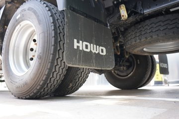 ����HOWO����H3 3L LNG 140���� ��ʿ��8�� 4.15�׵��������ῨͼƬ
