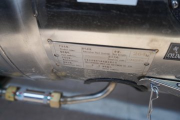 ����HOWO����H3 3L LNG 140���� ��ʿ��8�� 4.15�׵��������ῨͼƬ