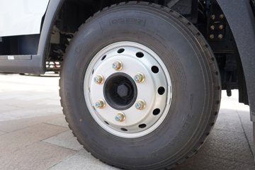 ����HOWO����H3 3L LNG 140���� ��ʿ��8�� 4.15�׵��������ῨͼƬ