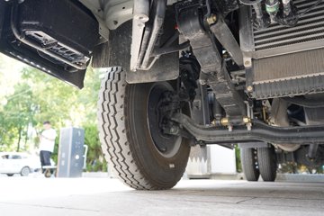 ����HOWO����H3 3L LNG 140���� ��ʿ��8�� 4.15�׵��������ῨͼƬ
