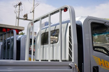 ����HOWO����H3 3L LNG 140���� ��ʿ��8�� 4.15�׵��������ῨͼƬ