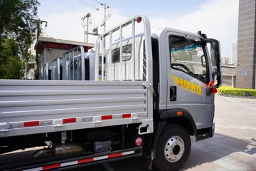 ����HOWO����H3 3L LNG 140���� ��ʿ��8�� 4.15�׵��������ῨͼƬ