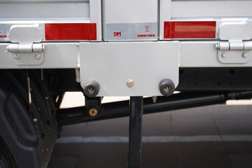 ����HOWO����H3 3L LNG 140���� ��ʿ��8�� 4.15�׵��������ῨͼƬ