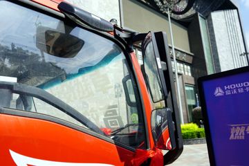 ����HOWO���� 3L CNG 140���� ��ʿ��8�� 3.85���Ű������ῨͼƬ