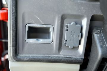 ����HOWO���� 3L CNG 140���� ��ʿ��8�� 3.85���Ű������ῨͼƬ