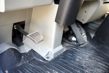 ����HOWO���� 3L CNG 140���� ��ʿ��8�� 3.85���Ű������ῨͼƬ