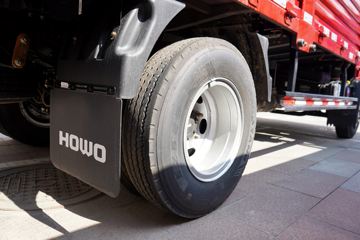 ����HOWO���� 3L CNG 140���� ��ʿ��8�� 3.85���Ű������ῨͼƬ
