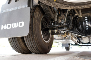 ����HOWO���� 3L CNG 140���� ��ʿ��8�� 3.85���Ű������ῨͼƬ