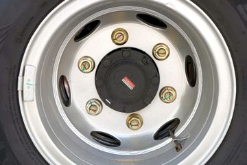 ����HOWO���� 3L CNG 140���� ��ʿ��8�� 3.85���Ű������ῨͼƬ