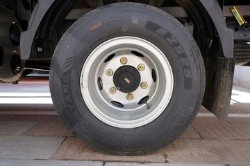 ����HOWO���� 3L CNG 140���� ��ʿ��8�� 3.85���Ű������ῨͼƬ