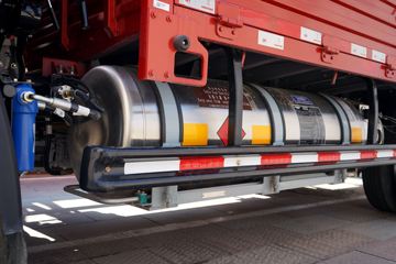����HOWO���� 3L CNG 140���� ��ʿ��8�� 3.85���Ű������ῨͼƬ