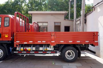 ����HOWO���� 3L CNG 140���� ��ʿ��8�� 3.85���Ű������ῨͼƬ