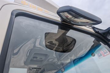 ����HOWO�Ῠ���� 140���� 4X2 LNG 4.08����س�ͼƬ
