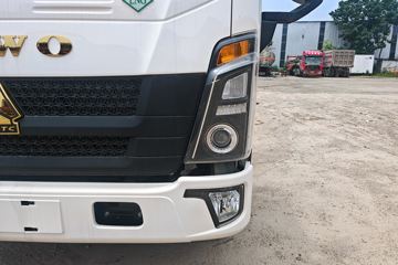 ����HOWO�Ῠ���� 140���� 4X2 LNG 4.08����س�ͼƬ