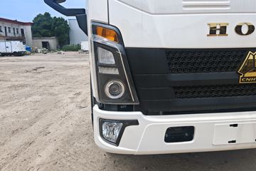 ����HOWO�Ῠ���� 140���� 4X2 LNG 4.08����س�ͼƬ