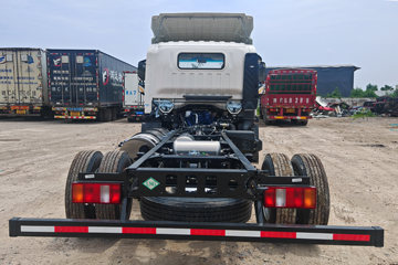 ����HOWO�Ῠ���� 140���� 4X2 LNG 4.08����س�ͼƬ
