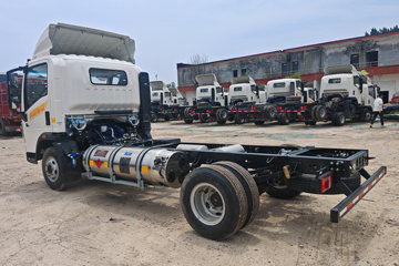 ����HOWO�Ῠ���� 140���� 4X2 LNG 4.08����س�ͼƬ