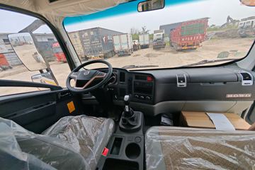 ����HOWO�Ῠ���� 140���� 4X2 LNG 4.08����س�ͼƬ