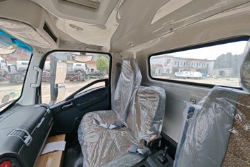 ����HOWO�Ῠ���� 140���� 4X2 LNG 4.08����س�ͼƬ