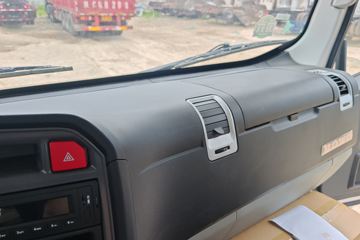 ����HOWO�Ῠ���� 140���� 4X2 LNG 4.08����س�ͼƬ