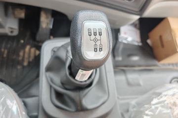 ����HOWO�Ῠ���� 140���� 4X2 LNG 4.08����س�ͼƬ
