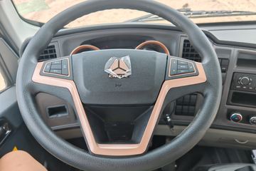 ����HOWO�Ῠ���� 140���� 4X2 LNG 4.08����س�ͼƬ