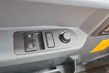 ����HOWO�Ῠ���� 140���� 4X2 LNG 4.08����س�ͼƬ