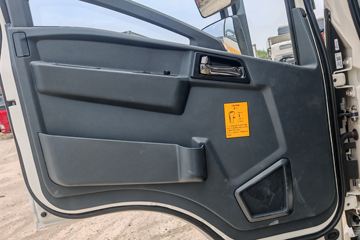 ����HOWO�Ῠ���� 140���� 4X2 LNG 4.08����س�ͼƬ
