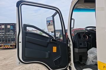 ����HOWO�Ῠ���� 140���� 4X2 LNG 4.08����س�ͼƬ