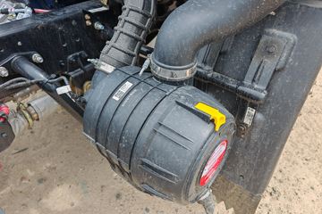 ����HOWO�Ῠ���� 140���� 4X2 LNG 4.08����س�ͼƬ