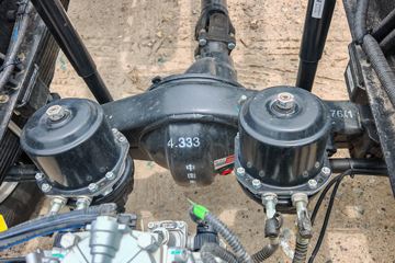 ����HOWO�Ῠ���� 140���� 4X2 LNG 4.08����س�ͼƬ
