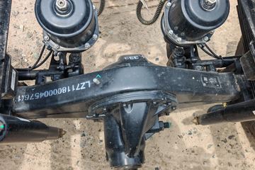 ����HOWO�Ῠ���� 140���� 4X2 LNG 4.08����س�ͼƬ